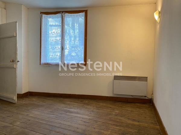 Maison en pierre dans Nontron avec garage et proche de tous commerces