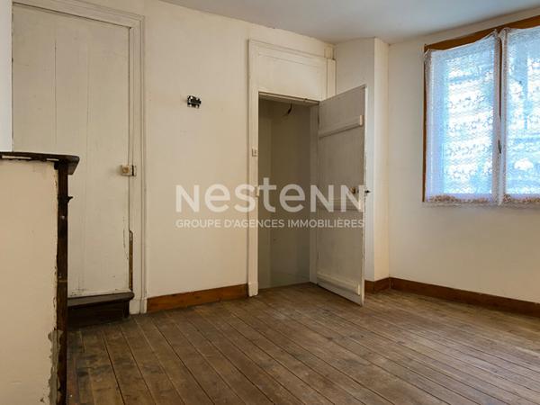 Maison en pierre dans Nontron avec garage et proche de tous commerces