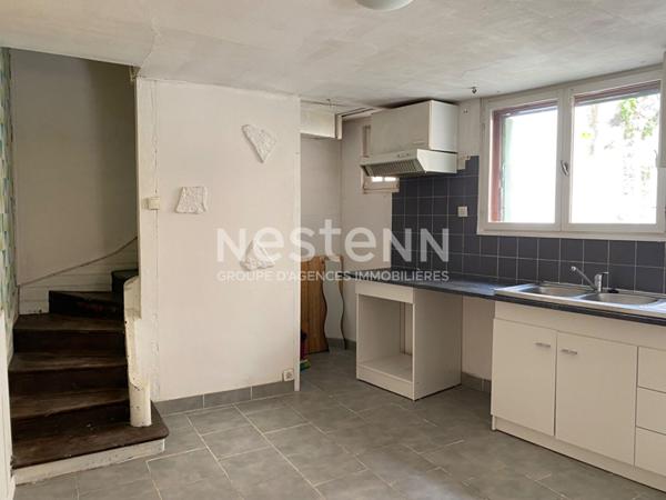 Maison en pierre dans Nontron avec garage et proche de tous commerces