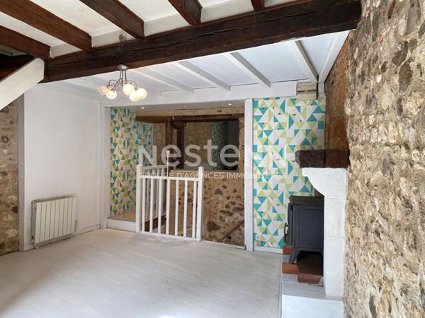 Maison en pierre dans Nontron avec garage et proche de tous commerces