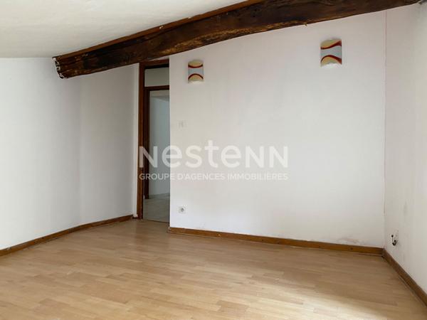 Maison en pierre dans Nontron avec garage et proche de tous commerces