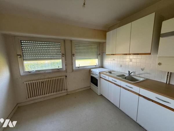 Vannes – Quartier Trussac – Appartement T2 à rénover – 2e et dernier étage – Cave et stationnement