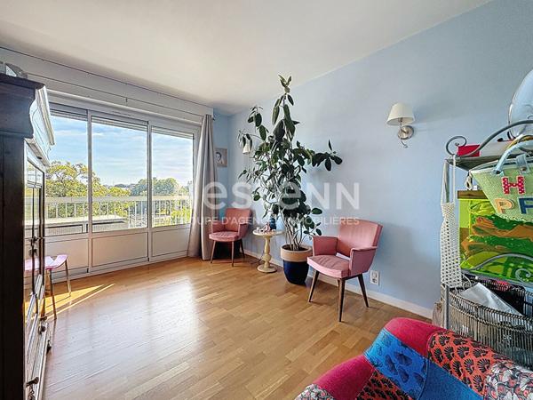 Appartement 4 pièces à Limoges, ascenseur, deux terrasses, garage, cave. Vue gare des Bénédictins