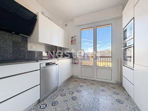 Appartement 4 pièces à Limoges, ascenseur, deux terrasses, garage, cave. Vue gare des Bénédictins