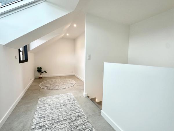 MAISON CONTEMPORAINE - 133 m² - MEUCON