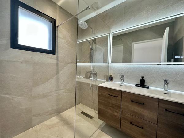 MAISON CONTEMPORAINE - 133 m² - MEUCON