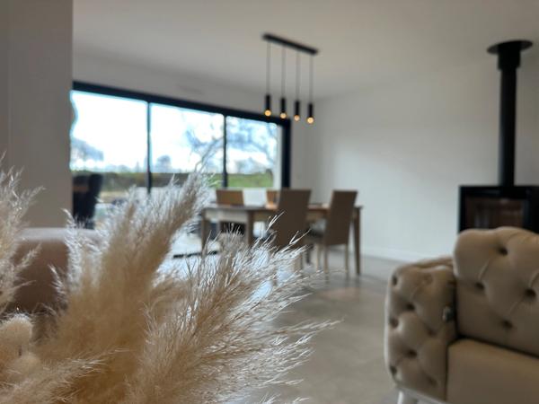 MAISON CONTEMPORAINE - 133 m² - MEUCON