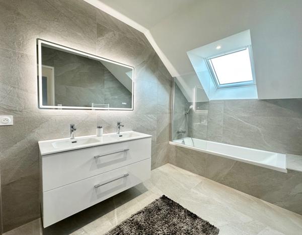 MAISON CONTEMPORAINE - 133 m² - MEUCON