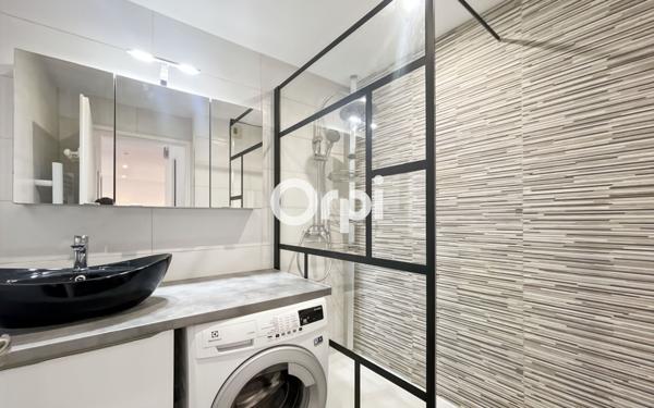 Appartement à vendre    2 pièces • 47,41 m2 Marseille 8