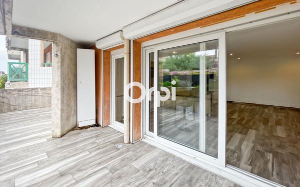 Appartement à vendre    2 pièces • 47,41 m2 Marseille 8