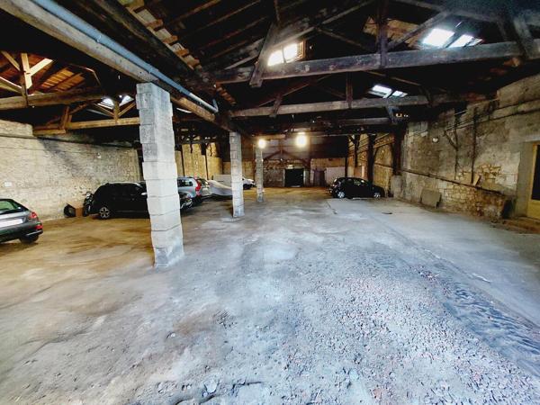 Ensemble immobilier garages + habitation