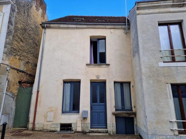 Maison mitoyenne 2 côtés Mamers 87 m²