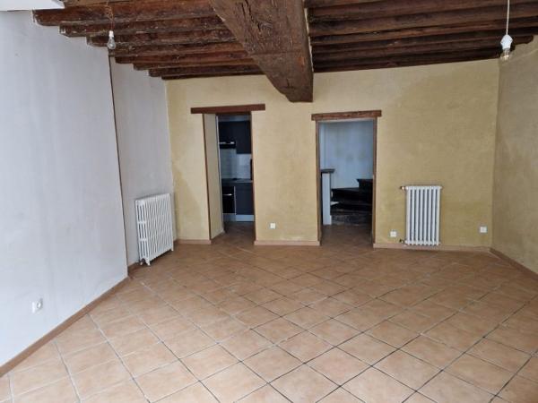 Maison mitoyenne 2 côtés Mamers 87 m²