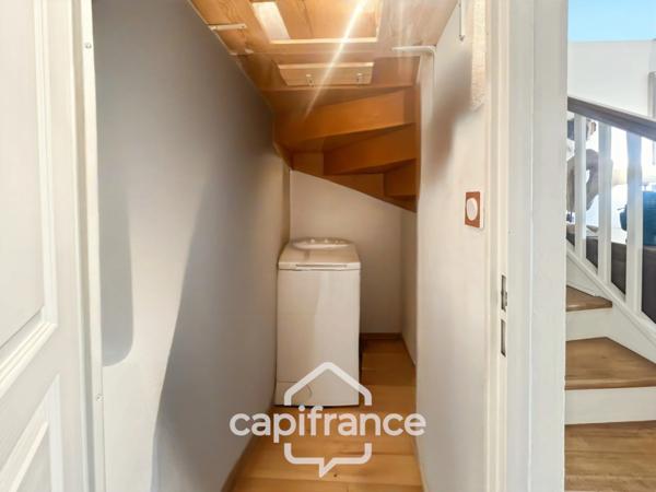 Domaine et golf de Pont royal maison de 63 m2 entièrement rénovée climatisée, bel extérieur,2/ 3 chambres, salle de bain et salle d'eau jardin , piscine résidentielle