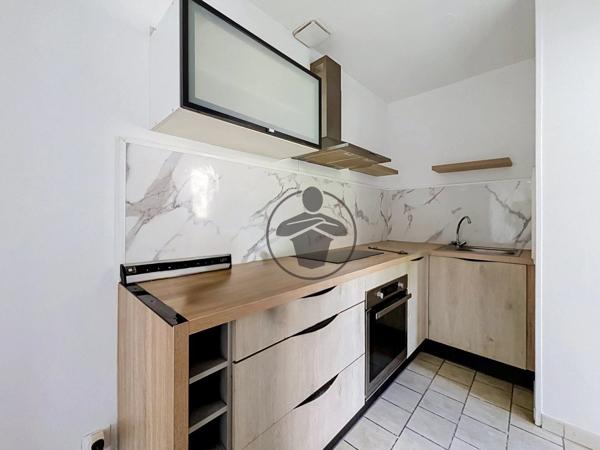 Location                                                      Appartement
                        
                     3 pièces                      58 m2                     à Saint-Quentin