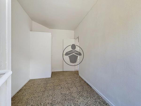 Location                                                      Appartement
                        
                     3 pièces                      58 m2                     à Saint-Quentin