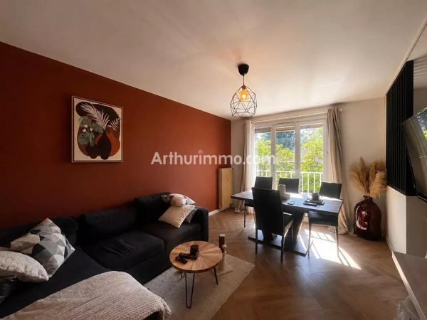 Vente                                                      Appartement
                        
                     2 pièces                      43 m2                     à Lons-le-Saunier