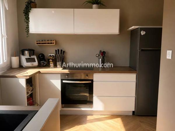 Vente                                                      Appartement
                        
                     2 pièces                      43 m2                     à Lons-le-Saunier