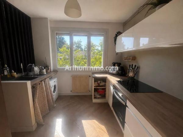 Vente                                                      Appartement
                        
                     2 pièces                      43 m2                     à Lons-le-Saunier