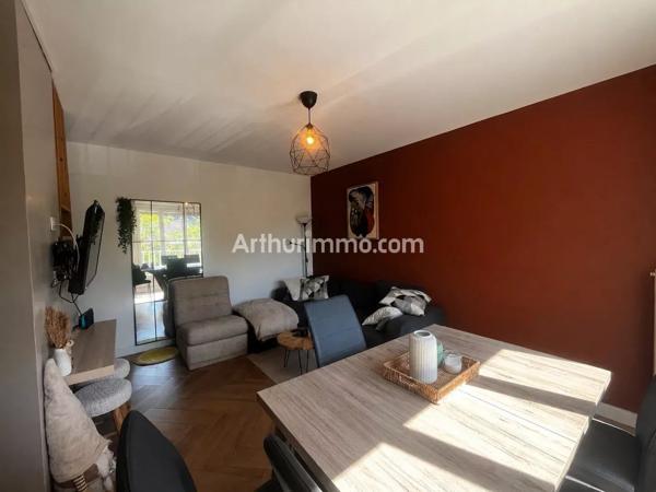Vente                                                      Appartement
                        
                     2 pièces                      43 m2                     à Lons-le-Saunier