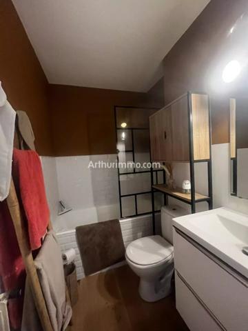 Vente                                                      Appartement
                        
                     2 pièces                      43 m2                     à Lons-le-Saunier