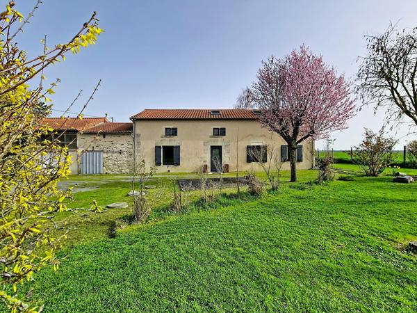 Maison Doue En Anjou 4 pièce(s) 128 m2
