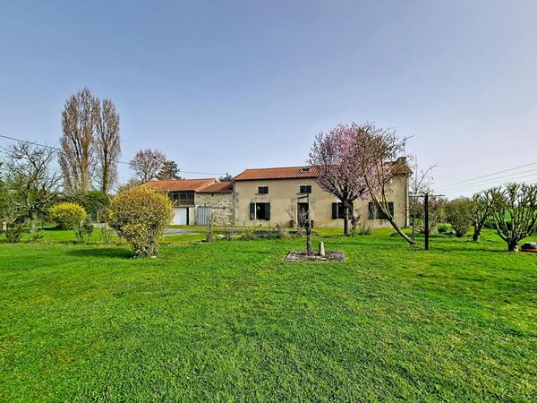 Maison Doue En Anjou 4 pièce(s) 128 m2