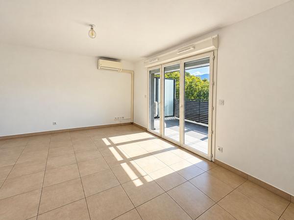 Appartement T3 de 56m² - Terrasse, parking , piscine - Marseille 13010 Box en supplément