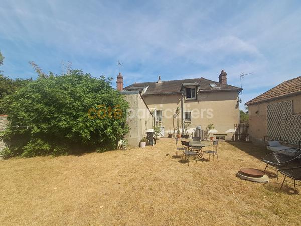 Vente
                Maison110 m² - 5 Pièces -
                    VILLEMANDEUR (45700)