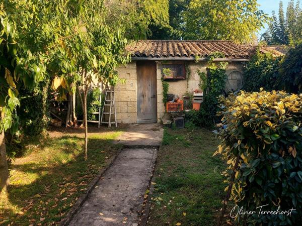Maison en pierre avec jardin, fort potentiel à exploiter