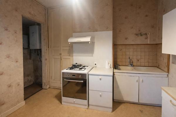 Maison en pierre avec jardin, fort potentiel à exploiter