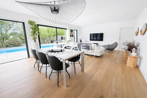 Maison familiale moderne avec piscine