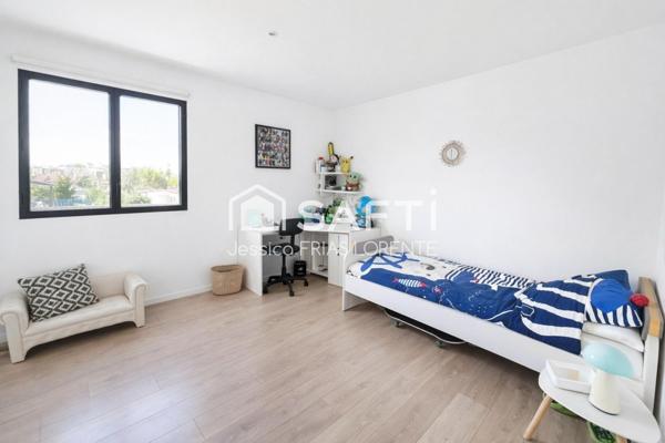 Maison familiale moderne avec piscine