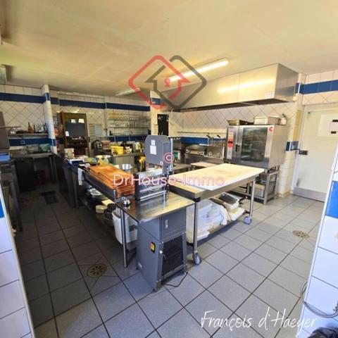 Commerce à vendre 9 pièces de 240 m²