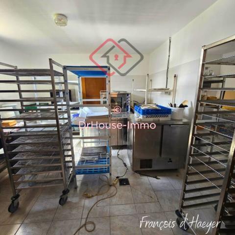 Commerce à vendre 9 pièces de 240 m²