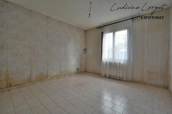 NEUILLY SAINT FRONT (Aisne) MAISON DE PLAIN-PIED A VENDRE – 66 M²  – 1 CHAMBRE – SOUS-SOL TOTAL – GRAND BALCON – TERRAIN DE 1 040 M²