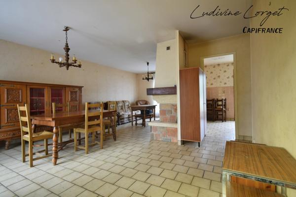 NEUILLY SAINT FRONT (Aisne) MAISON DE PLAIN-PIED A VENDRE – 66 M²  – 1 CHAMBRE – SOUS-SOL TOTAL – GRAND BALCON – TERRAIN DE 1 040 M²