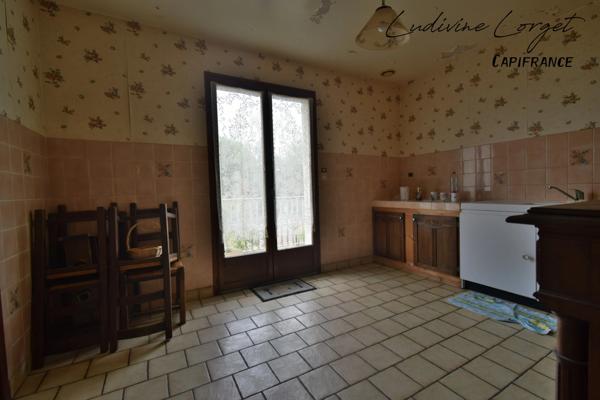 NEUILLY SAINT FRONT (Aisne) MAISON DE PLAIN-PIED A VENDRE – 66 M²  – 1 CHAMBRE – SOUS-SOL TOTAL – GRAND BALCON – TERRAIN DE 1 040 M²