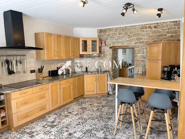 Maison 8 pièce(s) 5 chambre(s) 140 m²