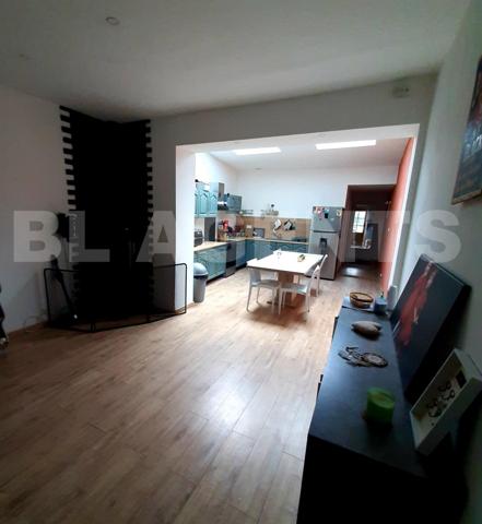 Maison de ville rénovée à Wingles, 3 chambres, jardin, dépendance et cave