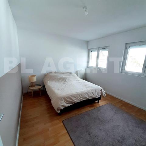 Maison de ville rénovée à Wingles, 3 chambres, jardin, dépendance et cave