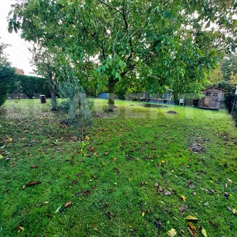 Maison de ville rénovée à Wingles, 3 chambres, jardin, dépendance et cave