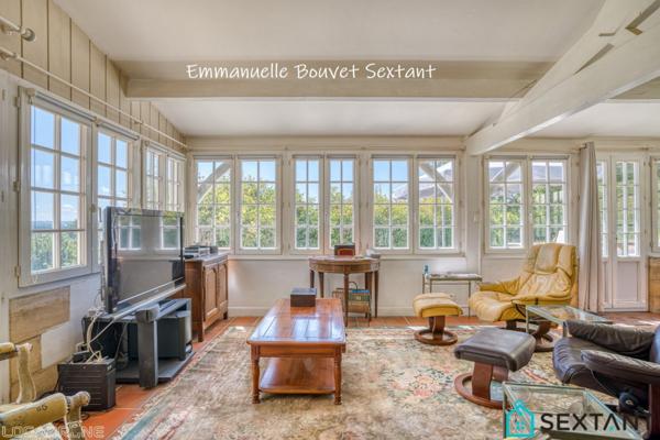 BERGERAC EST, grande maison en pierres sans aucun vis à vis, vue dégagée panoramique sur la campagne, 5 chambres, beaux volumes, piscine, triple garage, atelier, 7000 m2