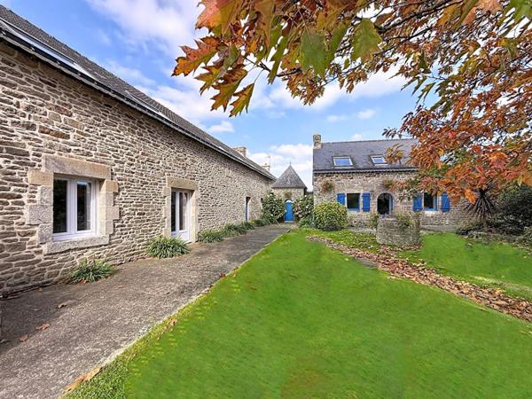 A 7 min au nord de Vannes. Propriété de caractère aux portes de Vannes, 16 pièces, 310M², 1600 M² de terrain