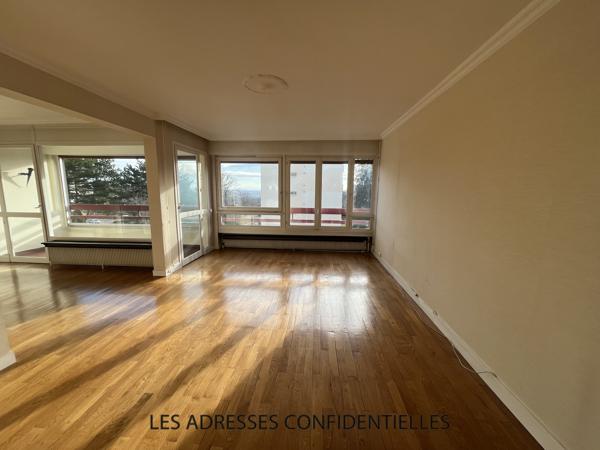 CALUIRE-ET-CUIRE - Grand appartement de 4 pièces de 96.53 m² - Loggia - Garage - Cave