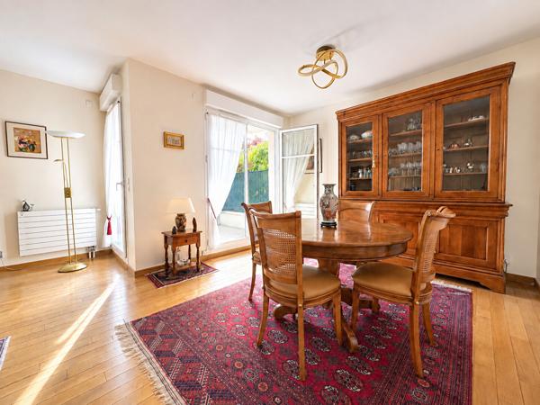 Appartement Verrieres Le Buisson 5 pièce(s) 95 m2