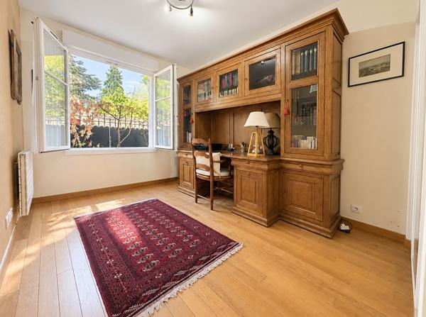 Appartement Verrieres Le Buisson 5 pièce(s) 95 m2