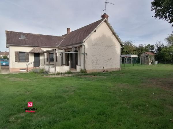 TRUN (61160) maison   5 pièces,  103  m2 environ,  4 chambres, 1 bureau  PRIX  146 000 honoraires 4,29% inclus à la charge de l'acquéreur, soit 140 000 hors honoraires