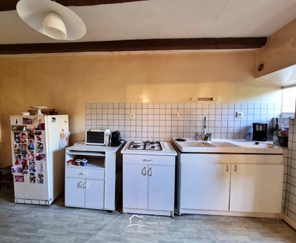 MAISON CENTRE BOURG140 M² TERRAIN Sanxay (86600)