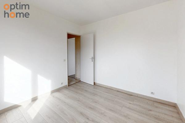 Grand T3 de 77 m2 terrasse 19,5 m2 proche centre